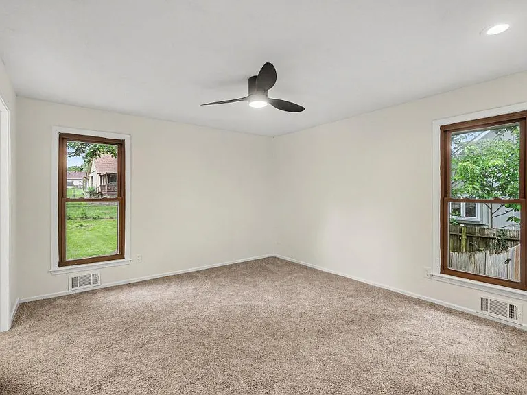 3709 NE Grant St — Photo 8