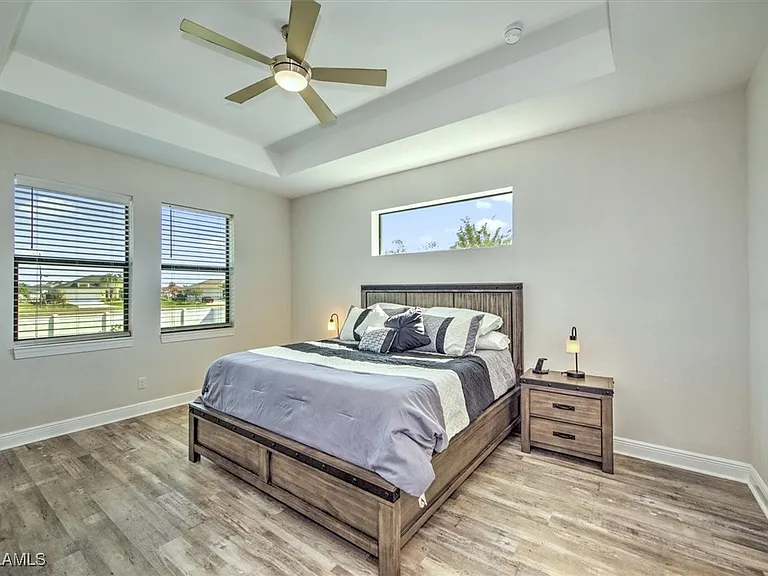 3527 SW 4th Ln — Photo 8