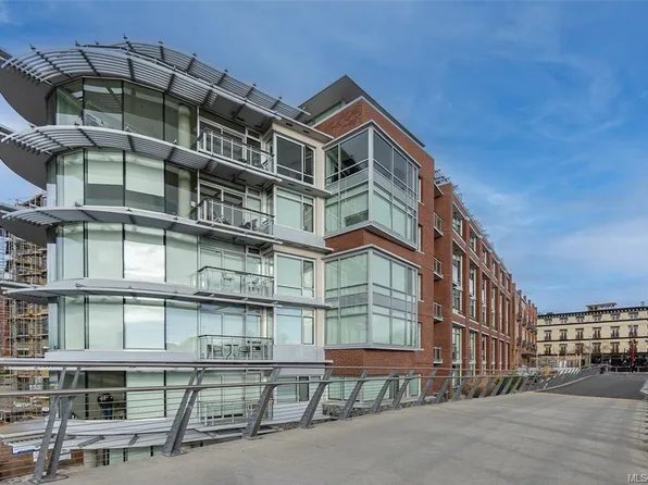 456 Pandora Ave #301, Victoria, BC V8W 0E3