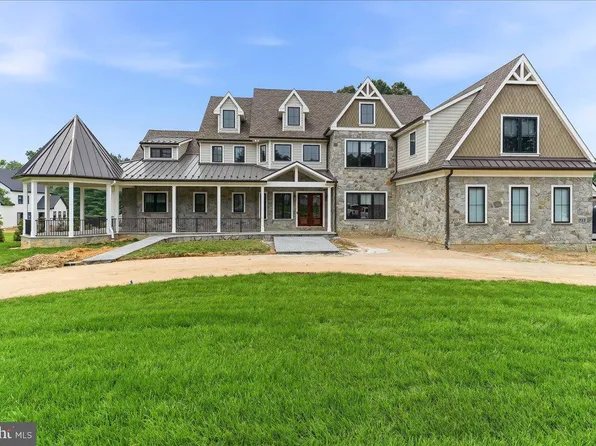 717 Featherbed Ln, Garnet Valley, PA 19060