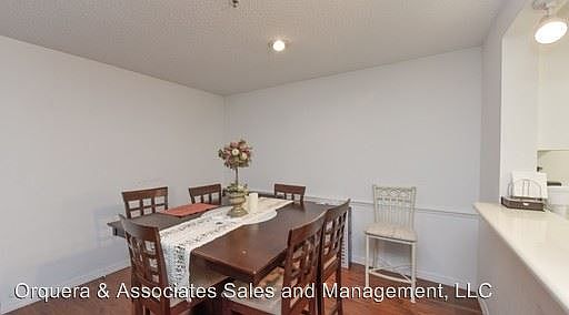 4th image of 4032 Crockers Lake Blvd