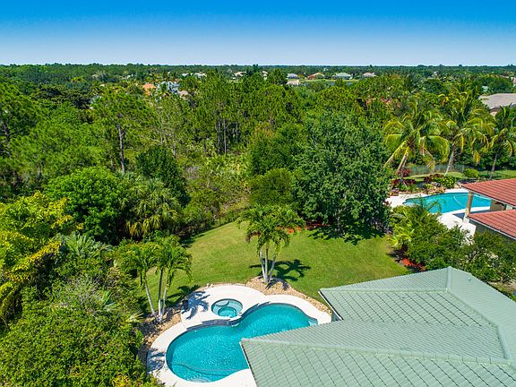 4th image of 5029 SW Saint Creek Dr