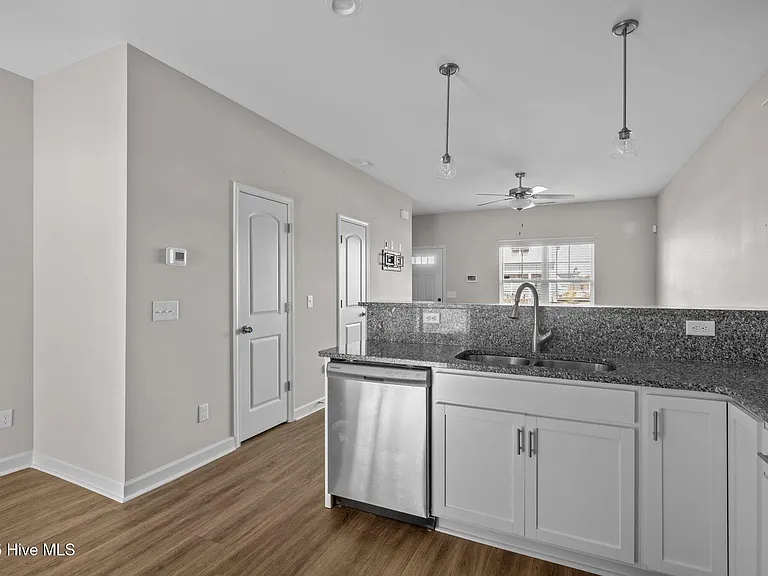 16 Catalina Cir #16 — Photo 3