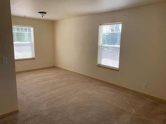 4th image of 141 George Leslie Dr