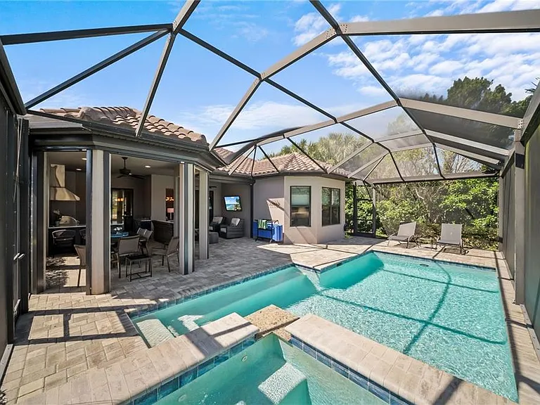 9361 Terresina Dr — Photo 30