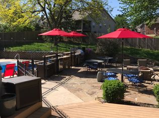 4606 Woodfield Dr, Saint Joseph, MO 64506