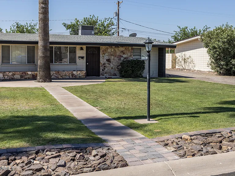 7025 E Wilshire Dr #1 — Photo 2