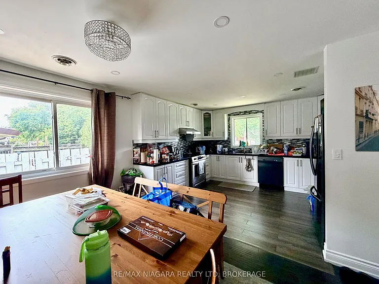 6475 Taylor St #UPPER — Photo 6