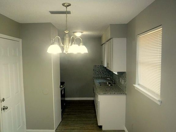 5th image of 1706 Waggoner Dr