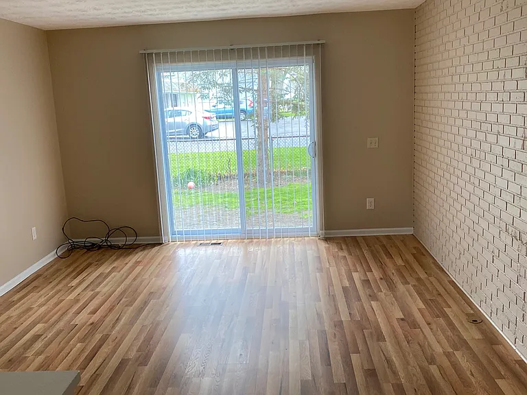 216 Magnolia Ave #218-1/2 — Photo 2