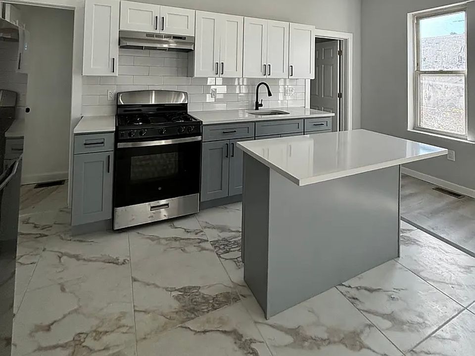 1st image of 352-354 S 10th St #1