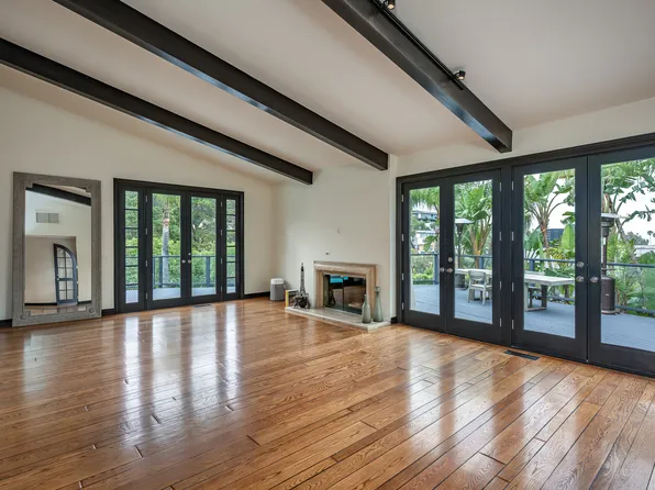 9261 Thrush Way, Los Angeles, CA 90069