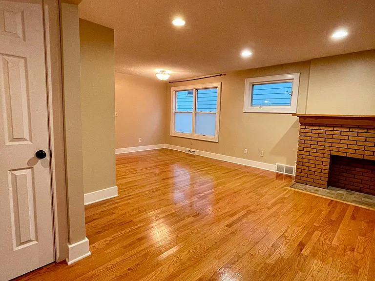 31 Mumford St #LOWER — Photo 4