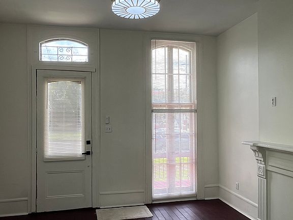 3rd image of 2521 Ursulines Ave #2521