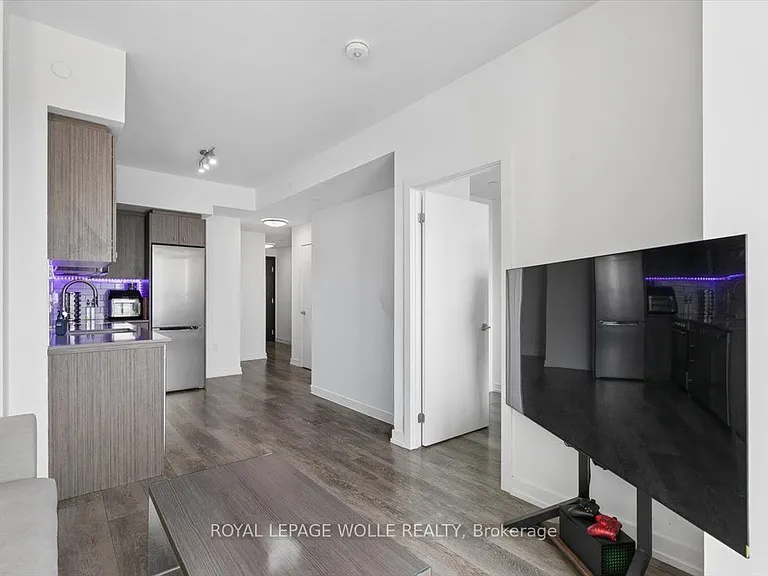 15 Wellington St S #1204 — Photo 13