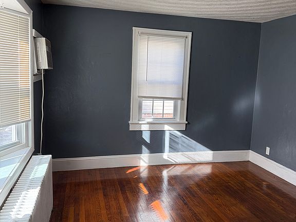 3rd image of 2406 Ballentine Blvd