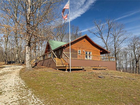 3rd image of 10557 Devils Den Rd