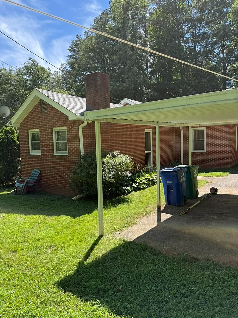 3 bed, 1020 sqft, $1,800 — Photo 3