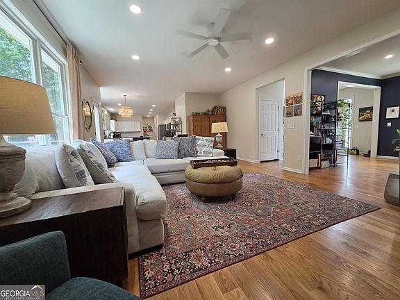 3rd image of 3948 Marquette Way NW