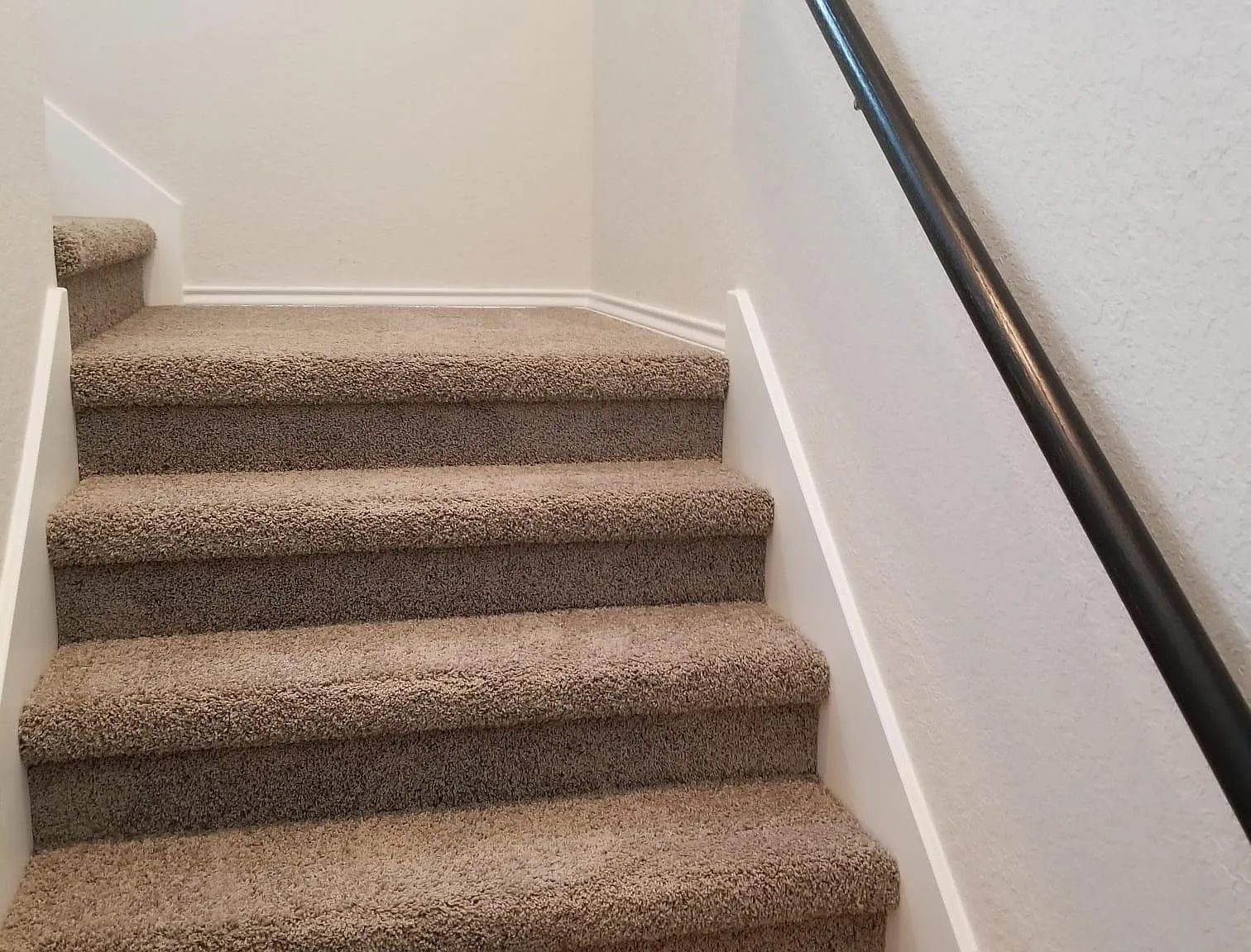 3 bed, 2.5 bath, 1510 sqft, $1,900 — Photo 3