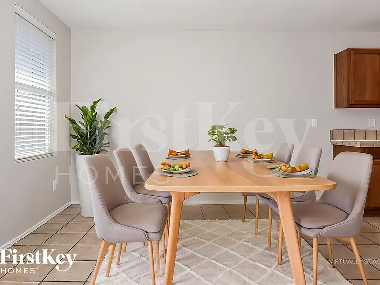 609 Rosemary Dr — Photo 7