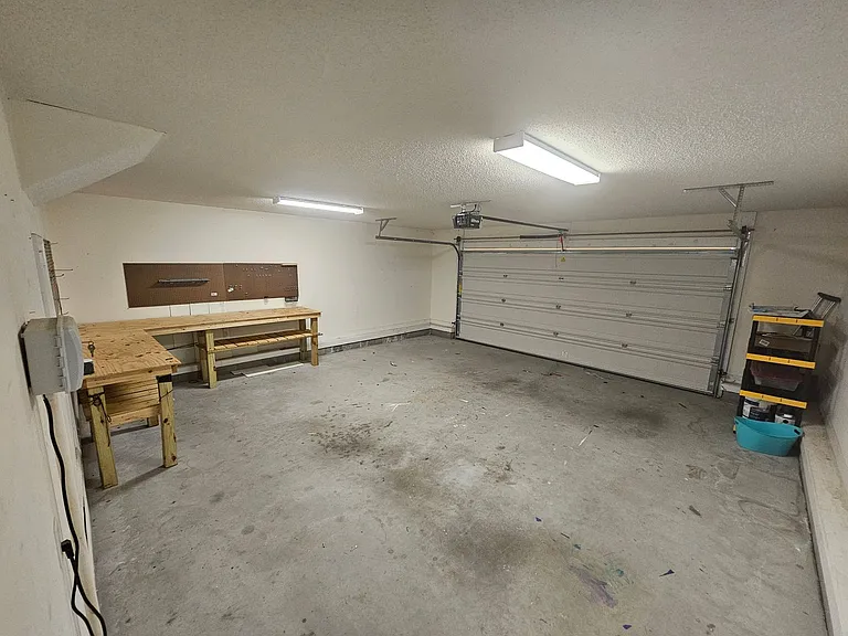 140 Patricia Ct — Photo 19