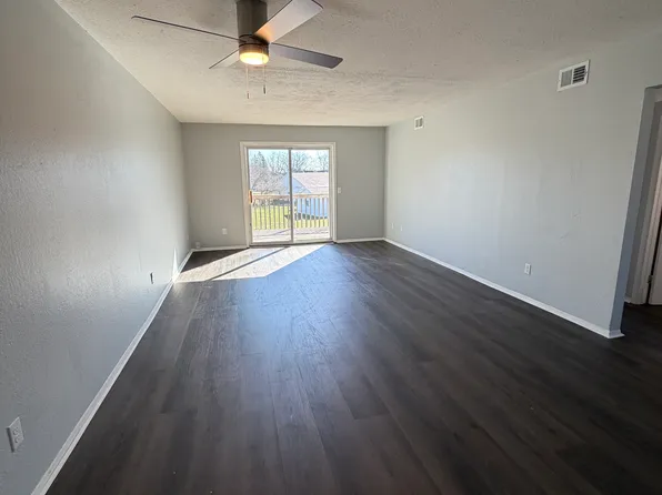 9095 Harper St #104, Linden, MI 48451