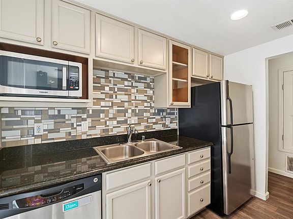 5th image of 3933 Dale Rd APT E