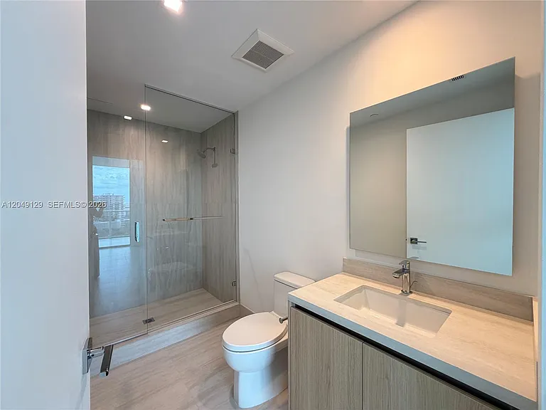 2411 Laguna Circle North 1411 #1411 — Photo 51