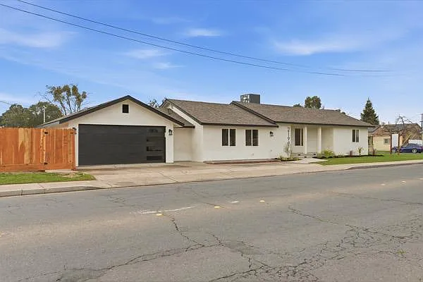 2199 Glen Ave photo 1