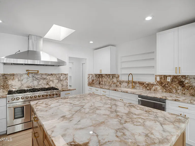 4028 E Edgemont Ave — Photo 18