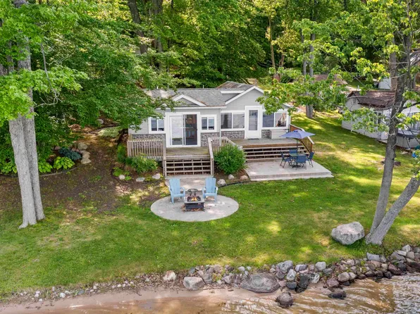 19116 Kenny Dr, Big Rapids, MI 49307