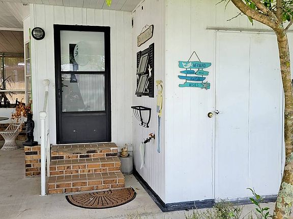 2nd image of 42 Key West Ave