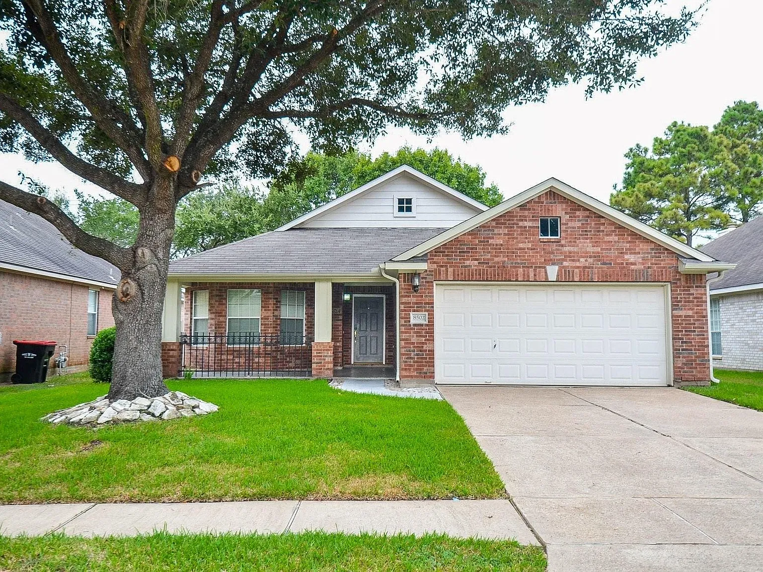 3 bed, 2.0 bath, 1592 sqft, $1,900 — Photo 3
