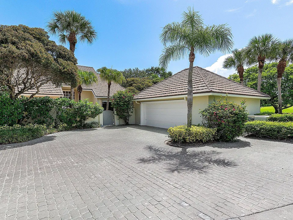 2584 Muirfield Ct