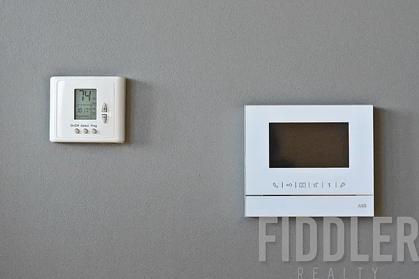 Rented by Fiddler Realty | media 100