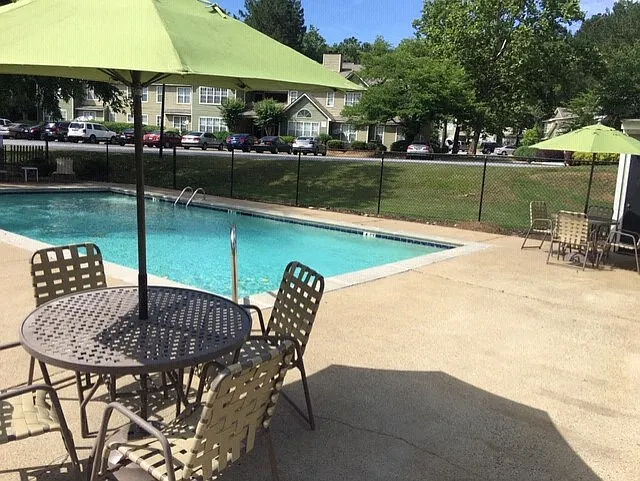 Twin Springs Apartments — Photo 3