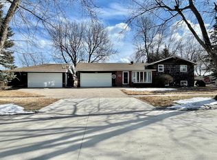 1752 Viking Rd, Worthington, MN 56187