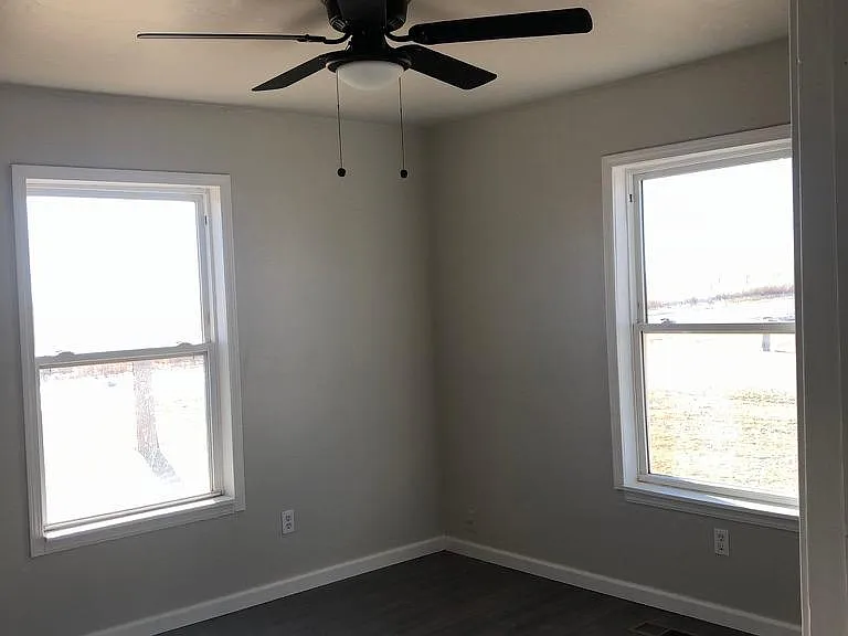 311 Washington Ave NW — Photo 12