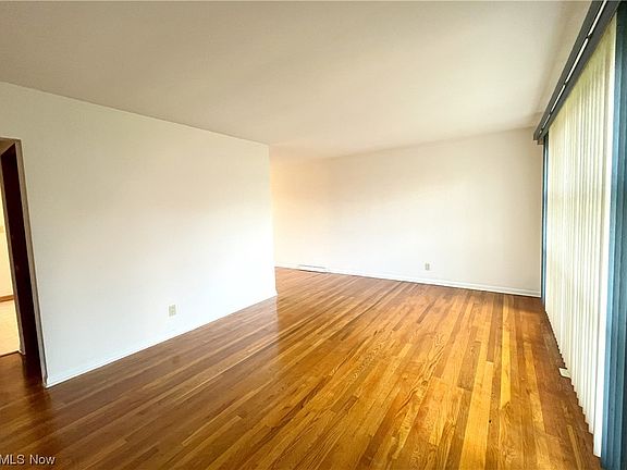 4th image of 2657 Sierra Dr
