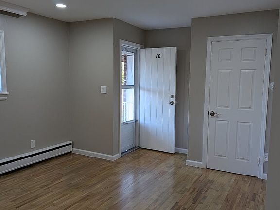 5th image of 399 Smithtown Blvd APT 10