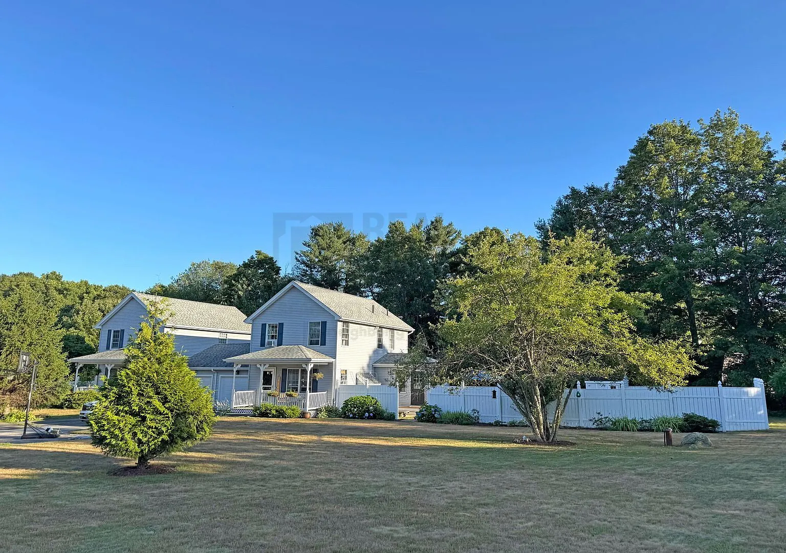 2 bed, 2.5 bath, 1900 sqft, $3,400 — Photo 1