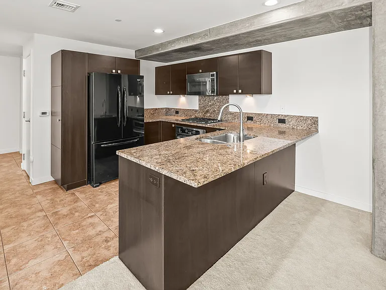 800 The Mark Ln #610 — Photo 11