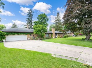 2221 Breton Rd SE, Grand Rapids, MI 49546