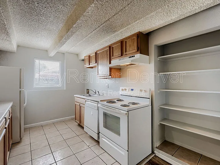 1180 Yosemite St #B2 — Photo 5