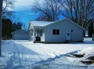 206 8th St, Charles City, IA 50616