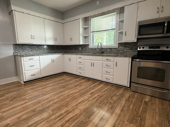 366 High St, Clinton, MA