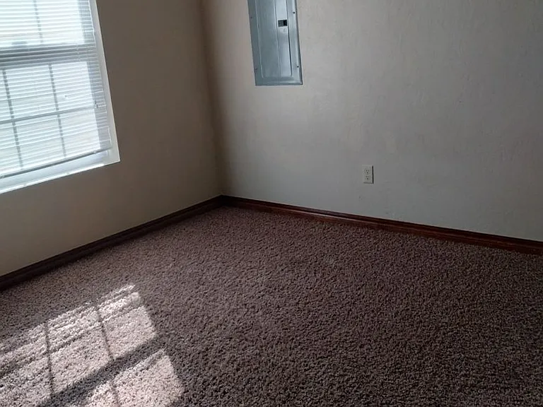 1604 NW Lindy Ave — Photo 10