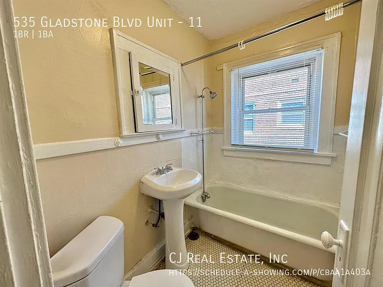 535 Gladstone Blvd #11 — Photo 10