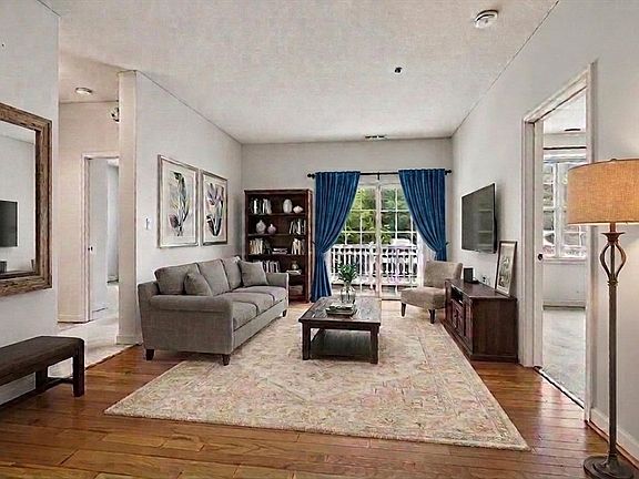 3rd image of 21 Hampshire Rd APT 105